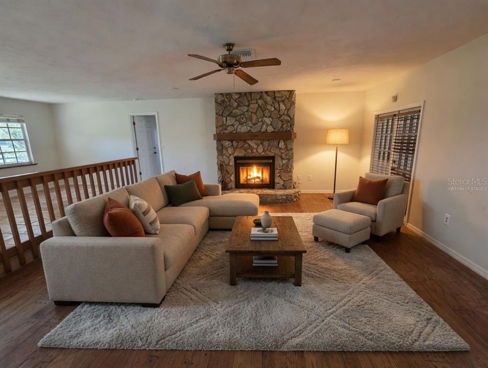 Active With Contract: $999,900 (3 beds, 2 baths, 2195 Square Feet)