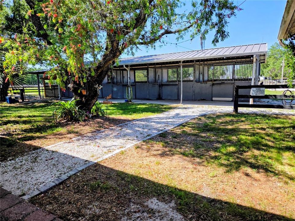Active With Contract: $999,900 (3 beds, 2 baths, 2195 Square Feet)