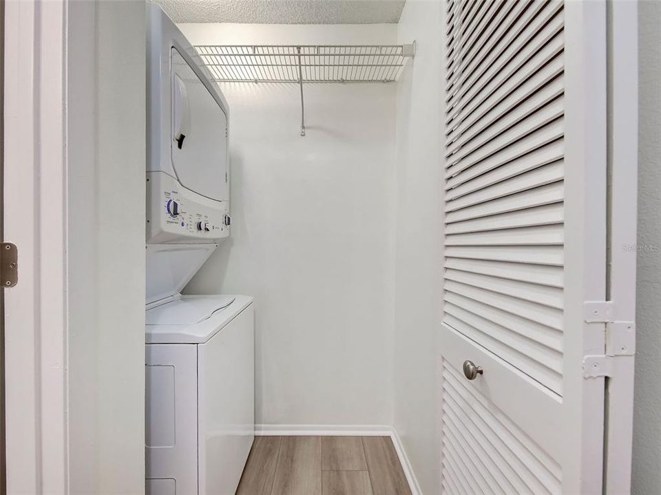 Activo con contrato: $185,000 (2 camas, 2 baños, 914 Pies cuadrados)