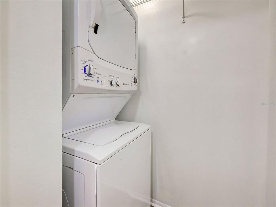 Activo con contrato: $185,000 (2 camas, 2 baños, 914 Pies cuadrados)