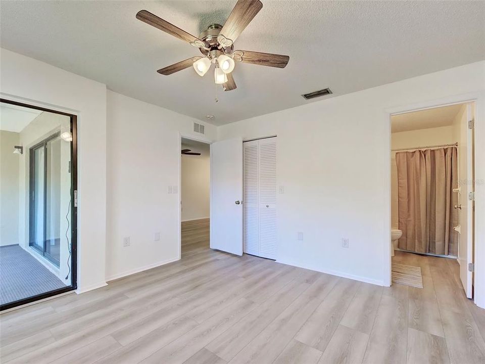 Activo con contrato: $185,000 (2 camas, 2 baños, 914 Pies cuadrados)