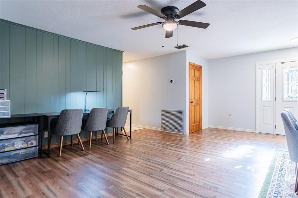 En Venta: $585,900 (3 camas, 2 baños, 2638 Pies cuadrados)