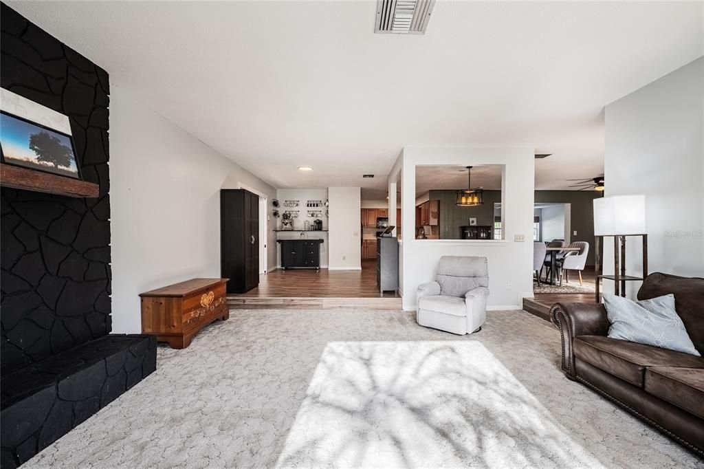 En Venta: $585,900 (3 camas, 2 baños, 2638 Pies cuadrados)