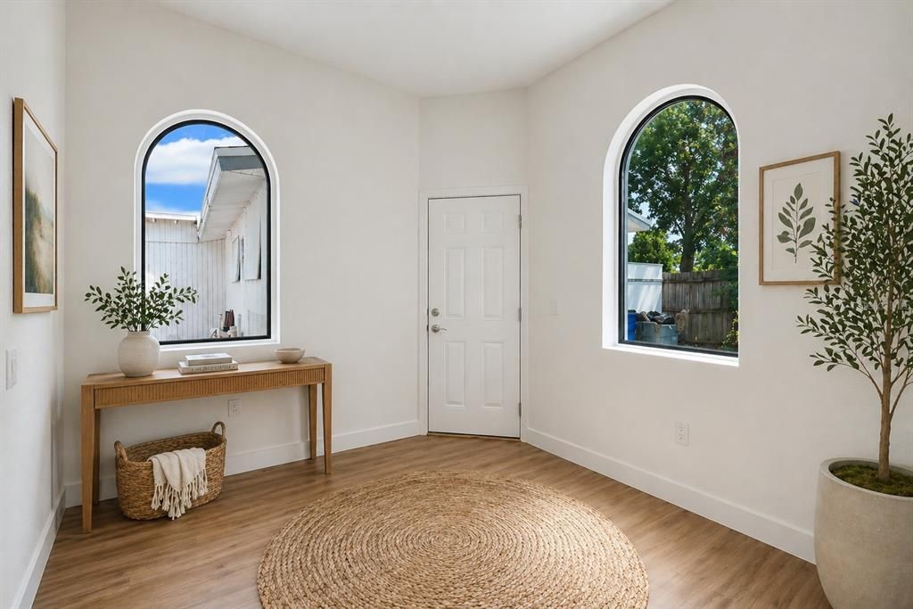 Activo con contrato: $459,000 (4 camas, 2 baños, 2256 Pies cuadrados)
