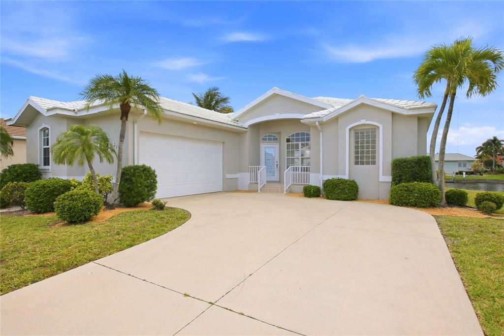 Active With Contract: $499,000 (3 beds, 2 baths, 1615 Square Feet)