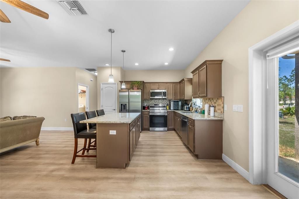 For Sale: $344,500 (3 beds, 2 baths, 1539 Square Feet)