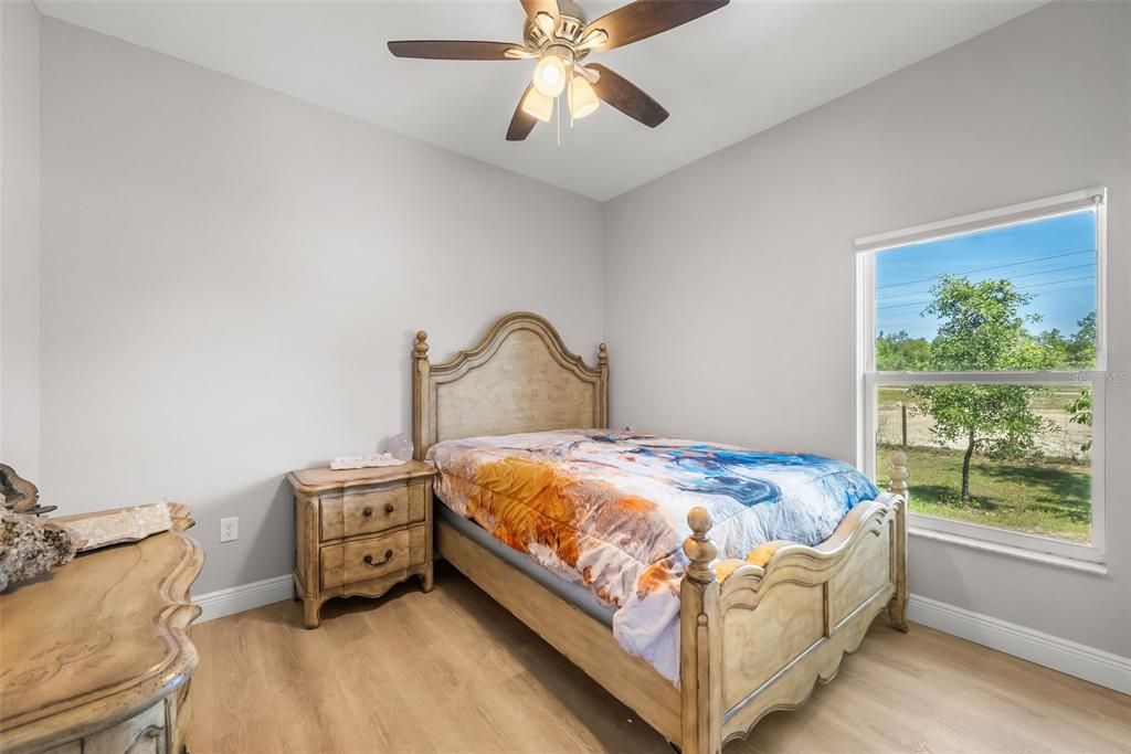 For Sale: $344,500 (3 beds, 2 baths, 1539 Square Feet)