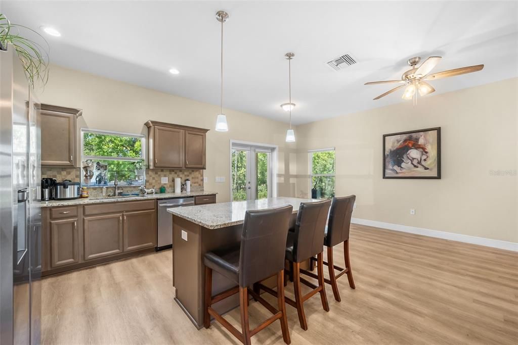 For Sale: $344,500 (3 beds, 2 baths, 1539 Square Feet)