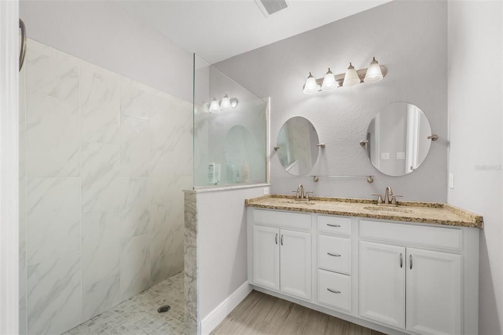 For Sale: $344,500 (3 beds, 2 baths, 1539 Square Feet)