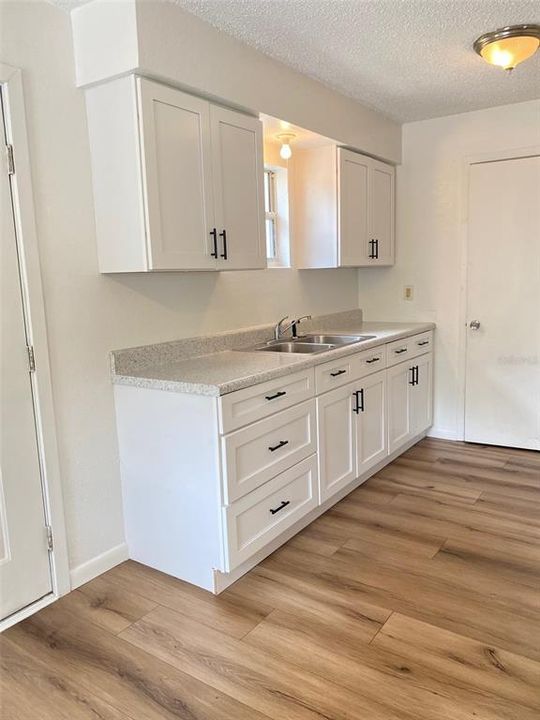 For Sale: $169,900 (2 beds, 1 baths, 1080 Square Feet)
