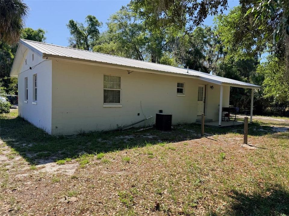 For Sale: $169,900 (2 beds, 1 baths, 1080 Square Feet)