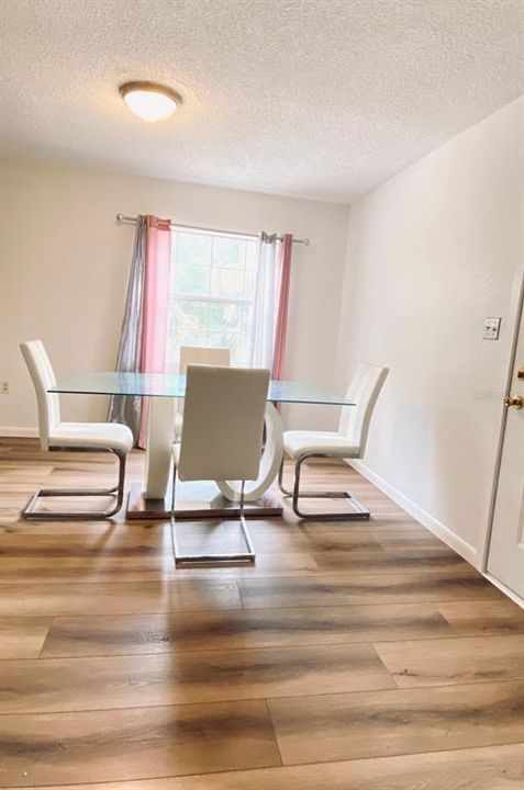 For Sale: $169,900 (2 beds, 1 baths, 1080 Square Feet)