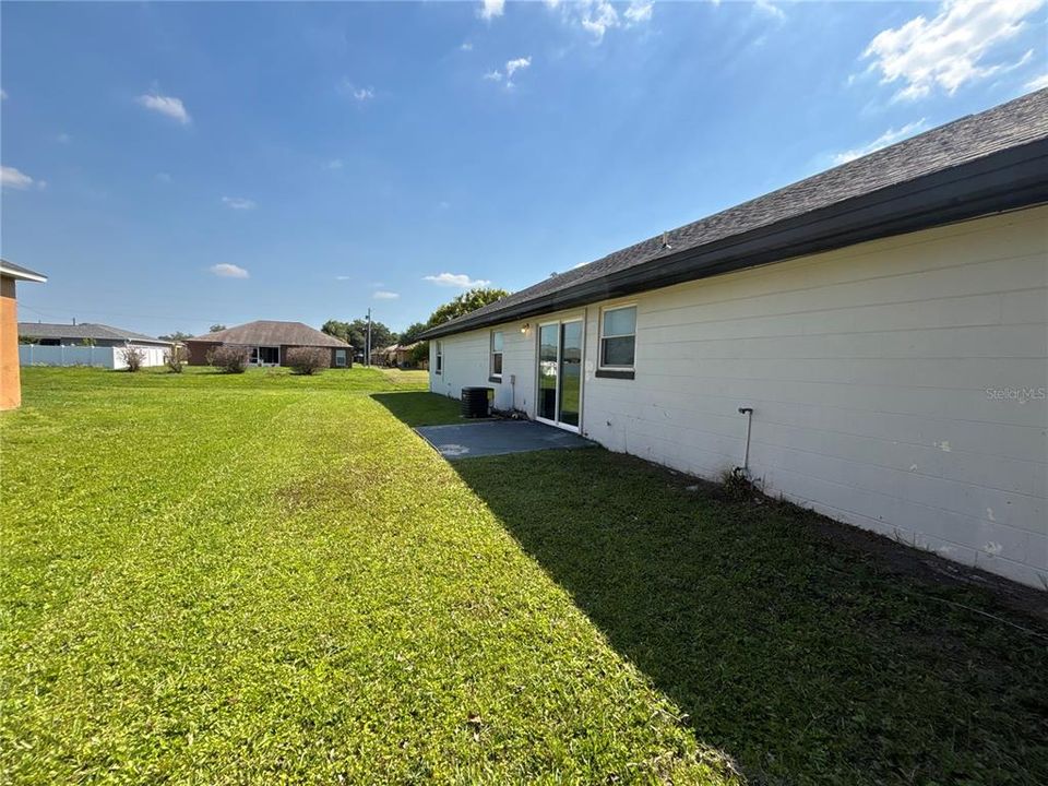 Active With Contract: $1,550 (2 beds, 1 baths, 908 Square Feet)