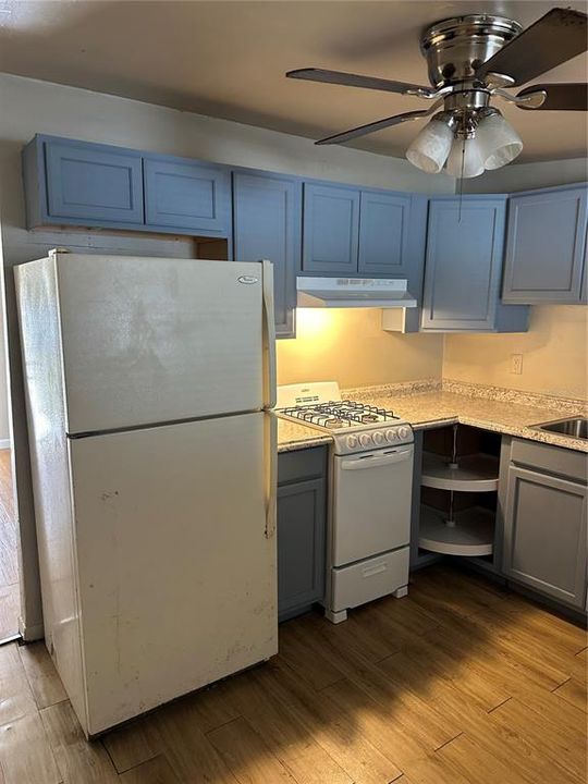 For Rent: $1,050 (2 beds, 1 baths, 648 Square Feet)