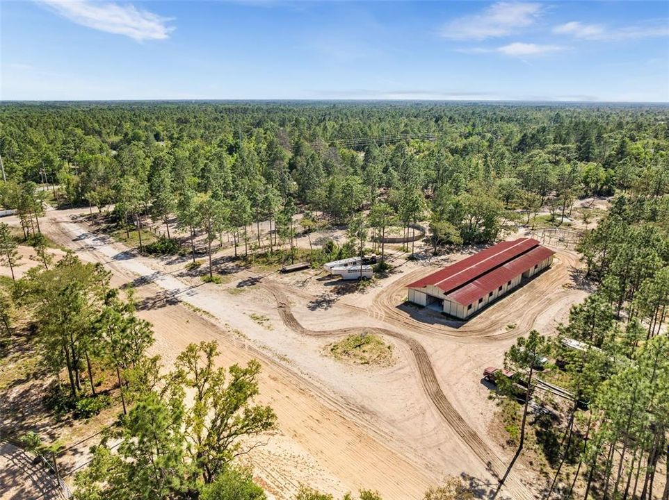 待售: $1,399,000 (42.00 acres)