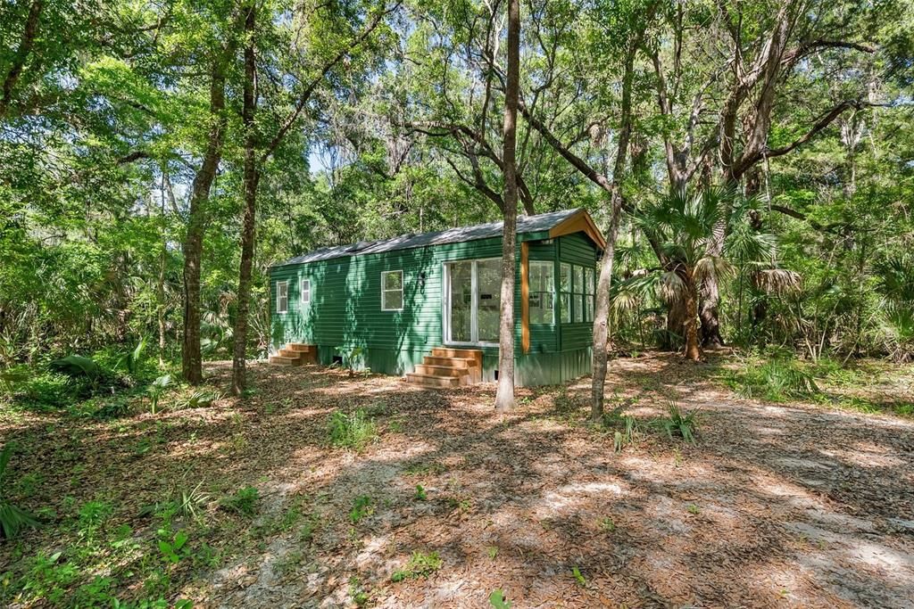待售: $1,399,000 (42.00 acres)