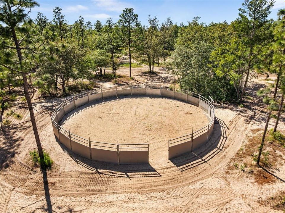 待售: $1,399,000 (42.00 acres)