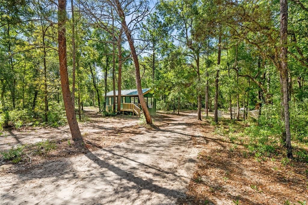 待售: $1,399,000 (42.00 acres)