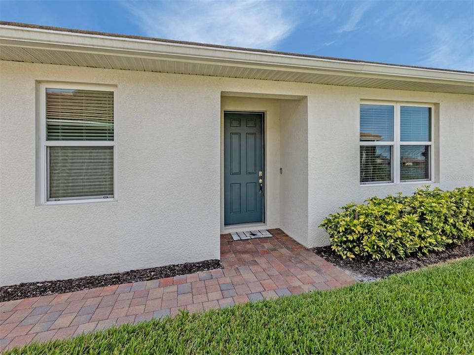 Active With Contract: $364,900 (2 beds, 2 baths, 1496 Square Feet)