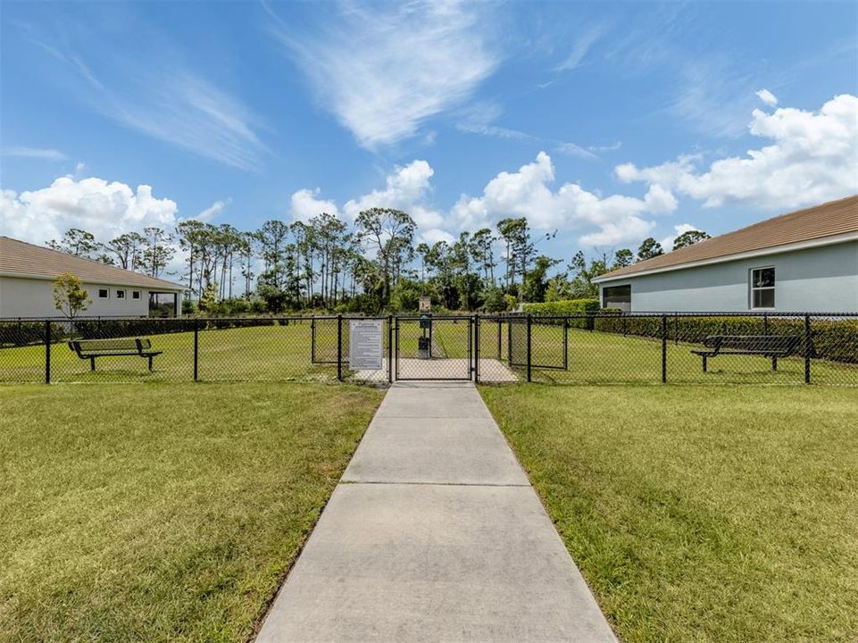 Active With Contract: $364,900 (2 beds, 2 baths, 1496 Square Feet)