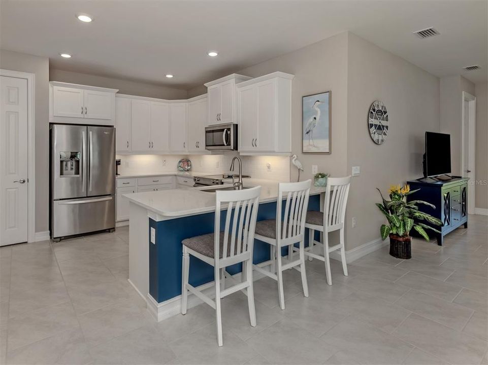 Active With Contract: $364,900 (2 beds, 2 baths, 1496 Square Feet)