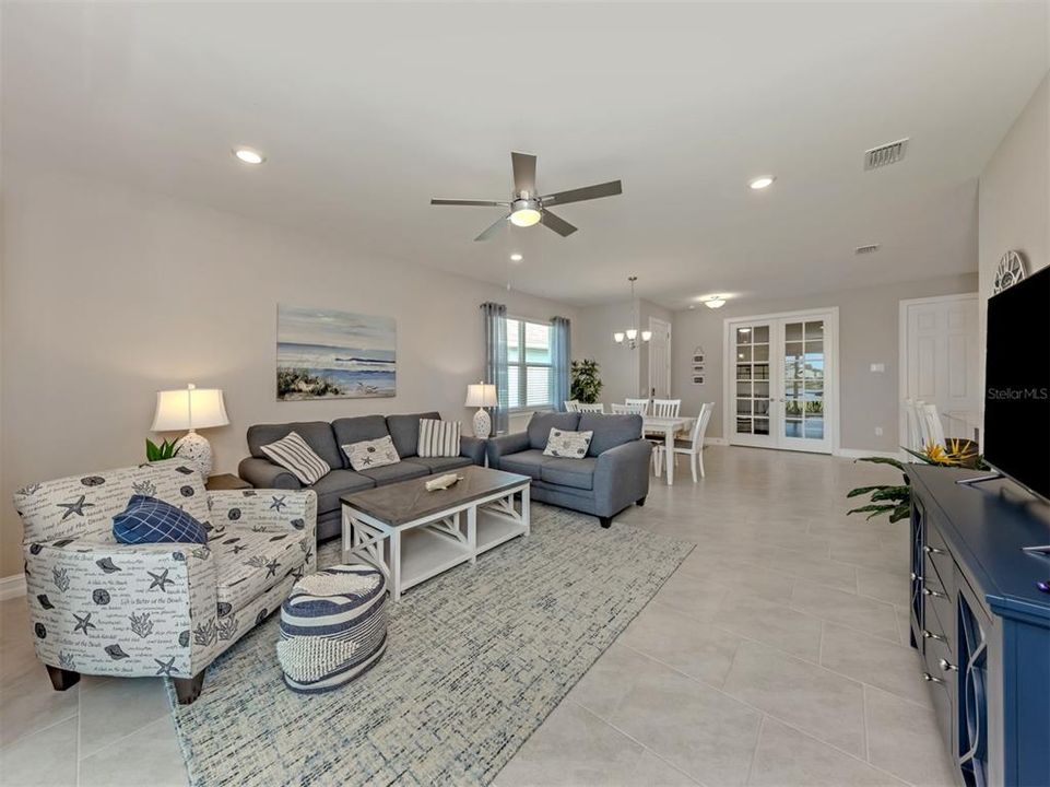 Active With Contract: $364,900 (2 beds, 2 baths, 1496 Square Feet)