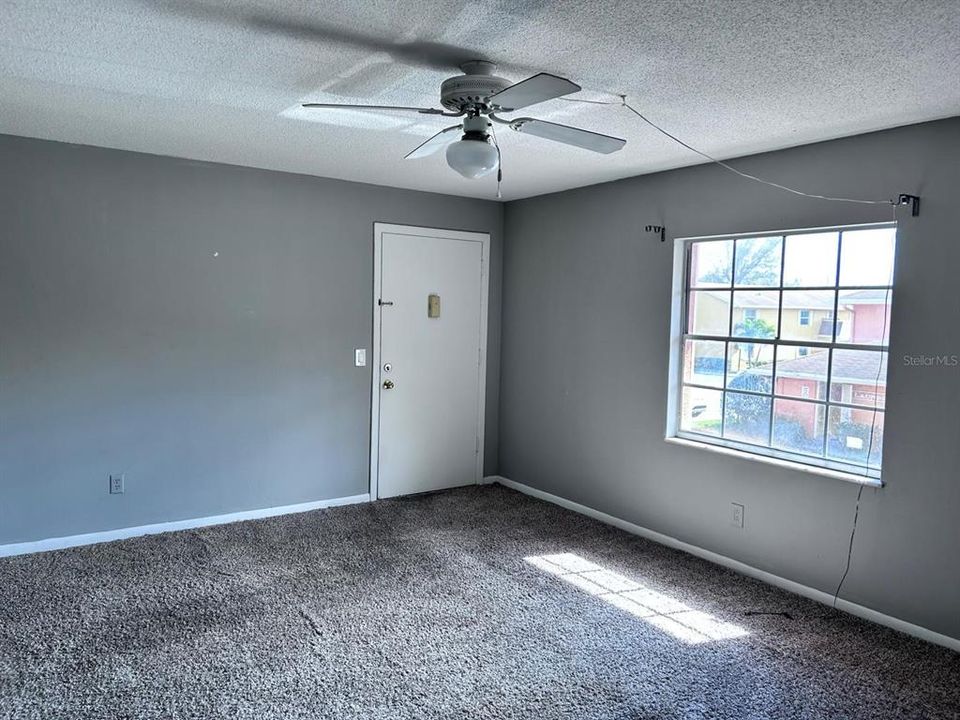 For Rent: $1,100 (1 beds, 1 baths, 630 Square Feet)