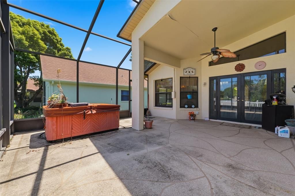 En Venta: $210,000 (3 camas, 2 baños, 1971 Pies cuadrados)