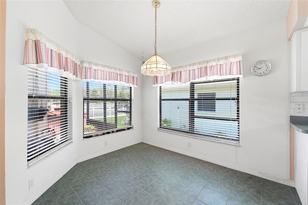 En Venta: $210,000 (3 camas, 2 baños, 1971 Pies cuadrados)