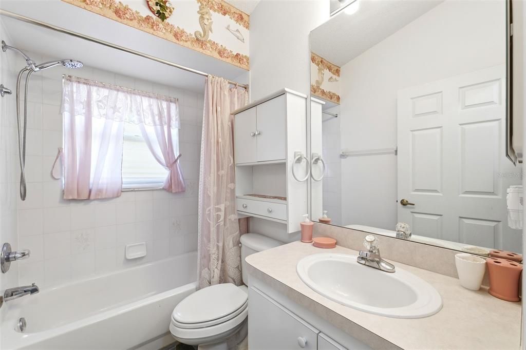 En Venta: $210,000 (3 camas, 2 baños, 1971 Pies cuadrados)
