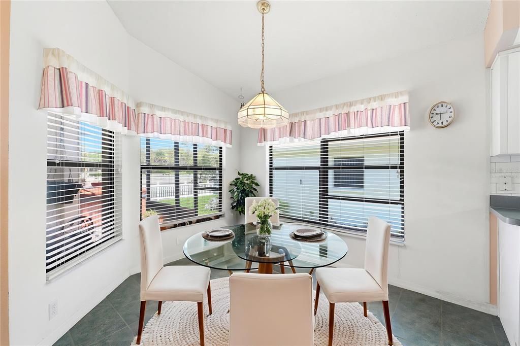En Venta: $210,000 (3 camas, 2 baños, 1971 Pies cuadrados)