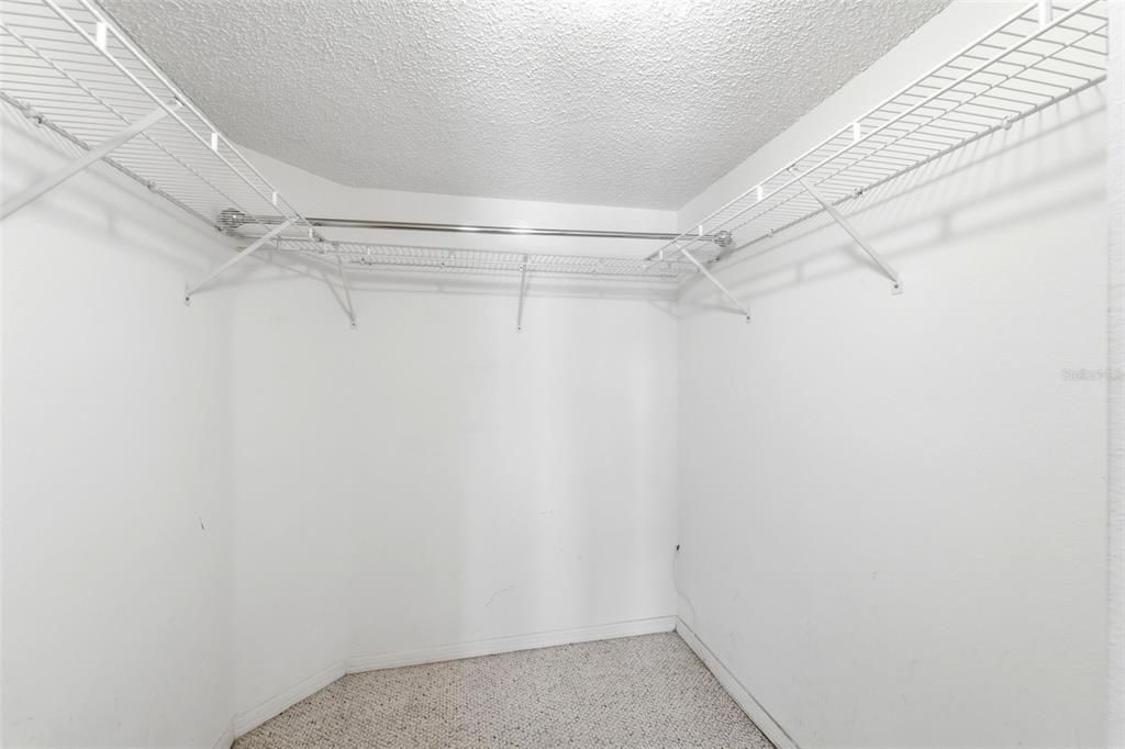 En Venta: $210,000 (3 camas, 2 baños, 1971 Pies cuadrados)