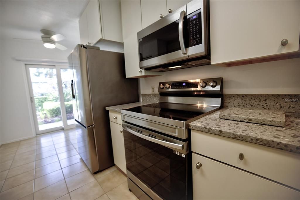 En Venta: $369,000 (2 camas, 2 baños, 1400 Pies cuadrados)