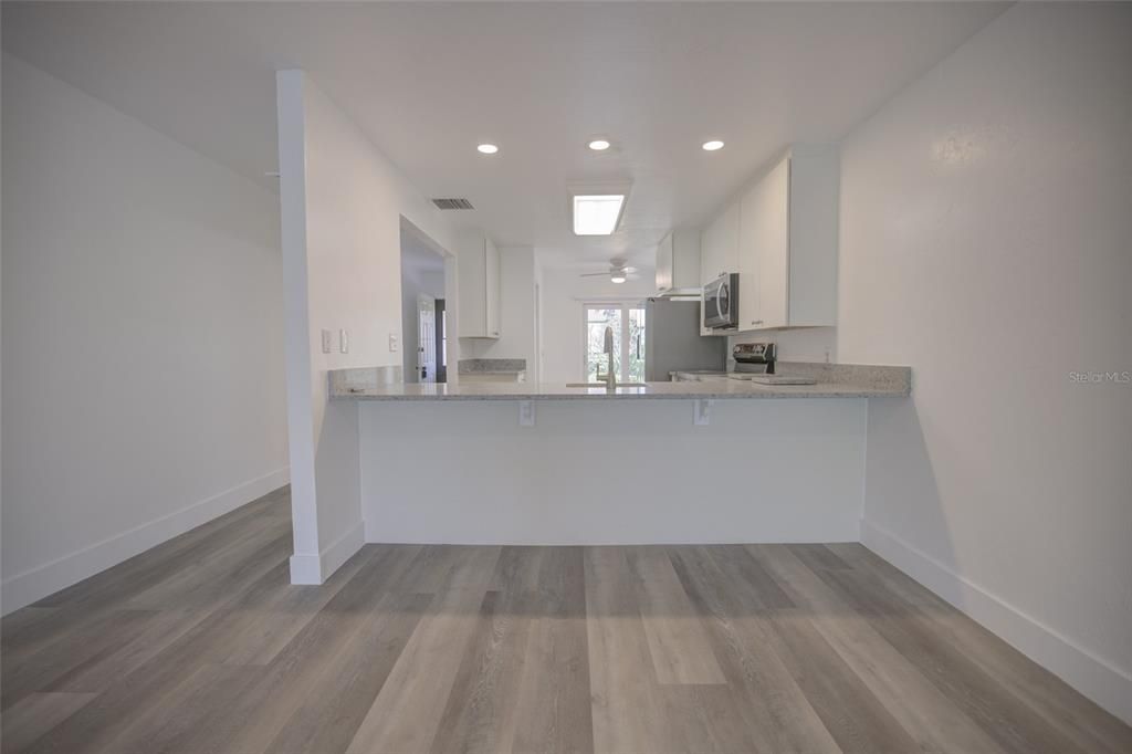 En Venta: $369,000 (2 camas, 2 baños, 1400 Pies cuadrados)