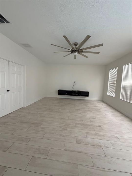 Active With Contract: $769,900 (5 beds, 3 baths, 3566 Square Feet)