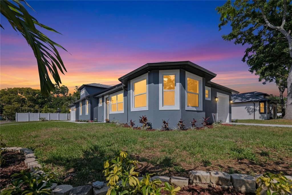 En Venta: $975,000 (4 camas, 3 baños, 3042 Pies cuadrados)