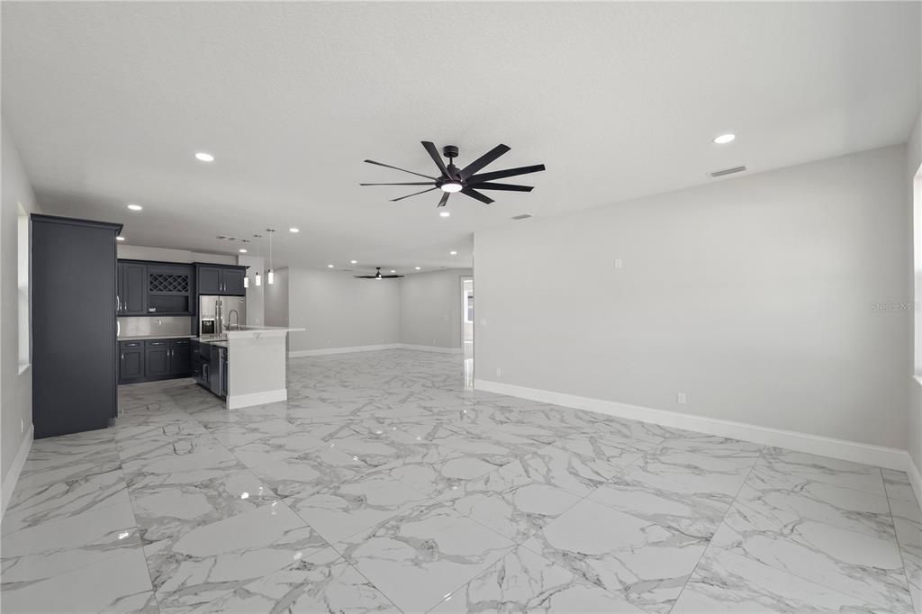 En Venta: $975,000 (4 camas, 3 baños, 3042 Pies cuadrados)