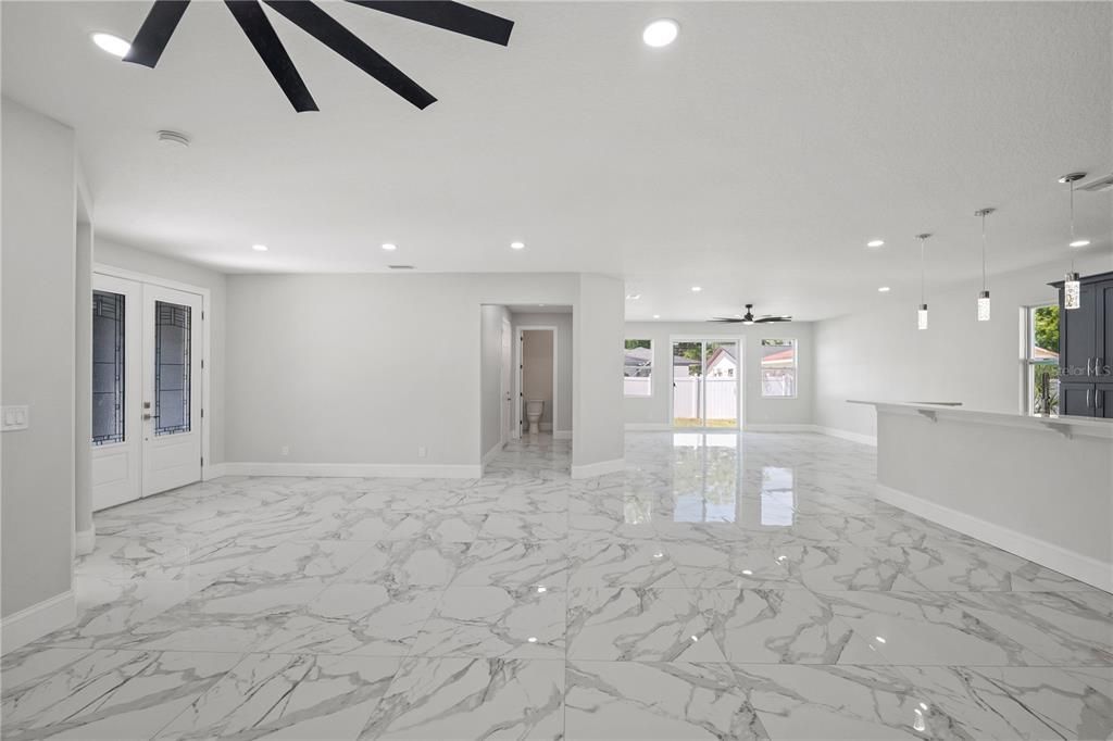 En Venta: $975,000 (4 camas, 3 baños, 3042 Pies cuadrados)