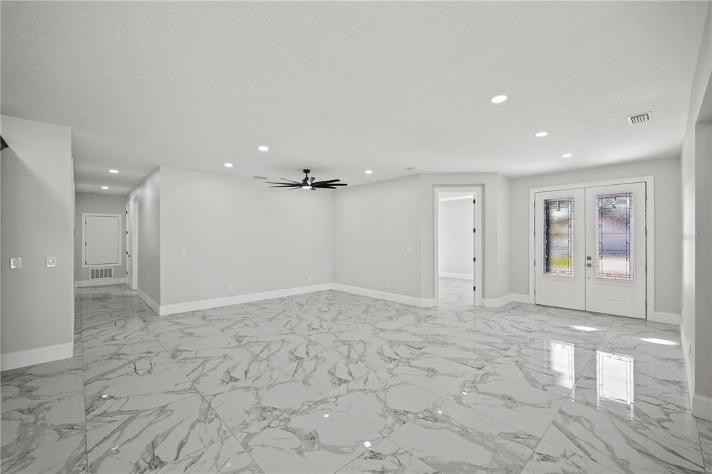 En Venta: $975,000 (4 camas, 3 baños, 3042 Pies cuadrados)
