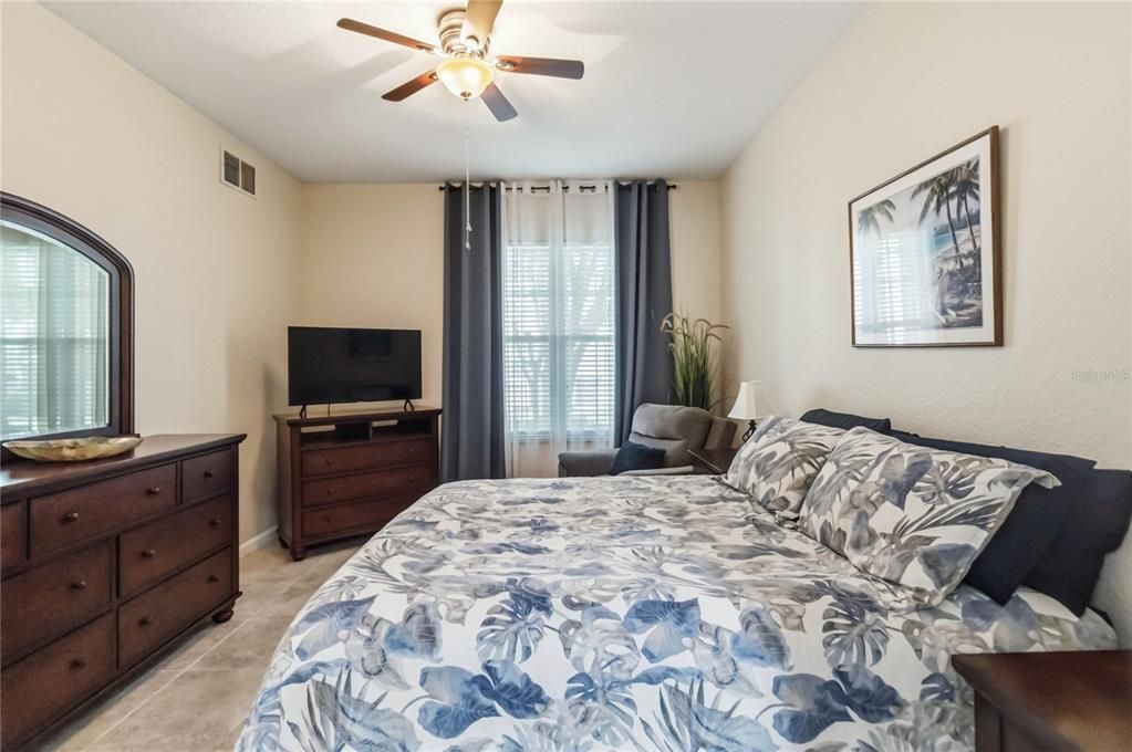 Active With Contract: $249,900 (3 beds, 2 baths, 1433 Square Feet)