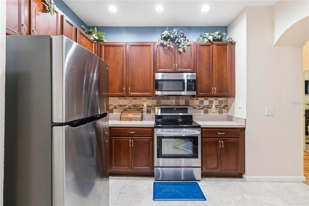 Active With Contract: $249,900 (3 beds, 2 baths, 1433 Square Feet)