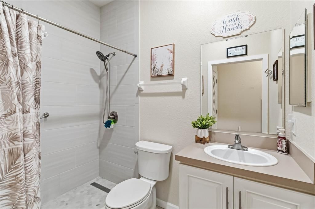 Active With Contract: $249,900 (3 beds, 2 baths, 1433 Square Feet)