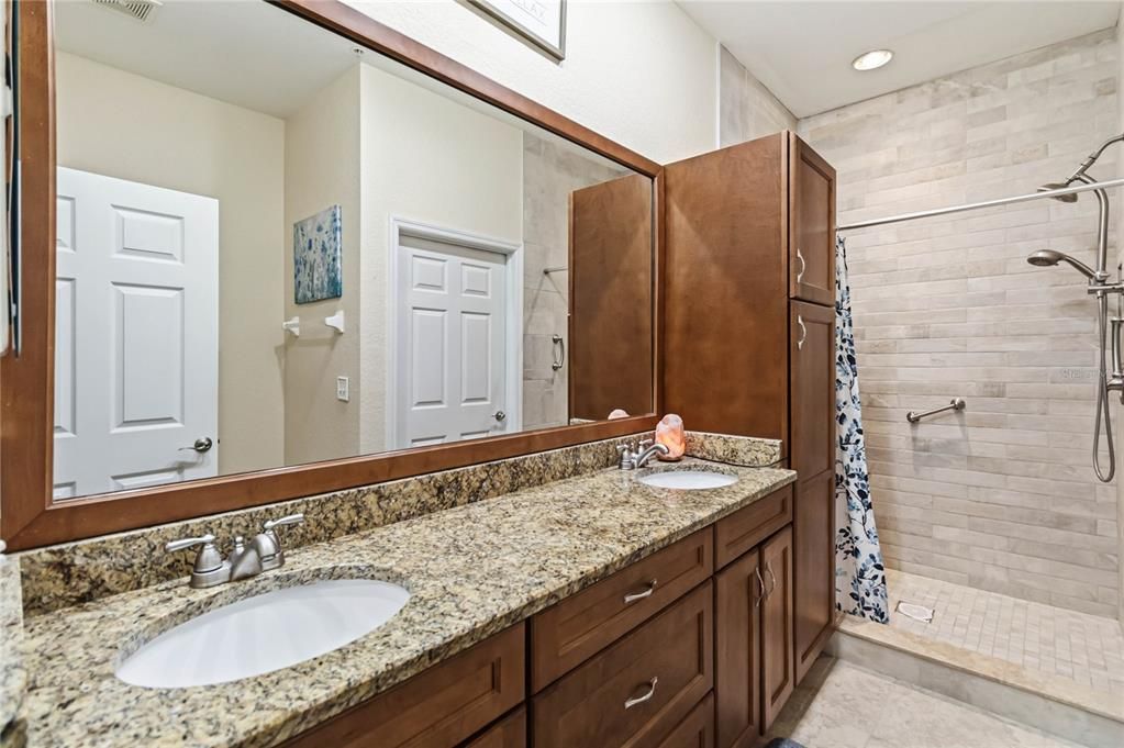 Active With Contract: $249,900 (3 beds, 2 baths, 1433 Square Feet)