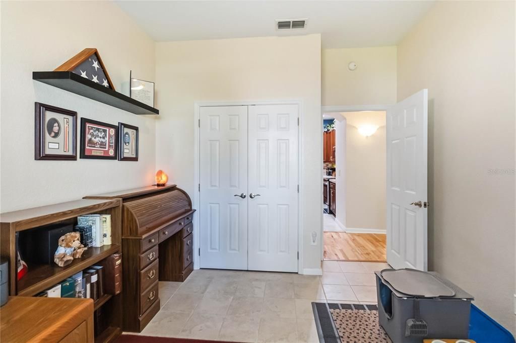 Active With Contract: $249,900 (3 beds, 2 baths, 1433 Square Feet)