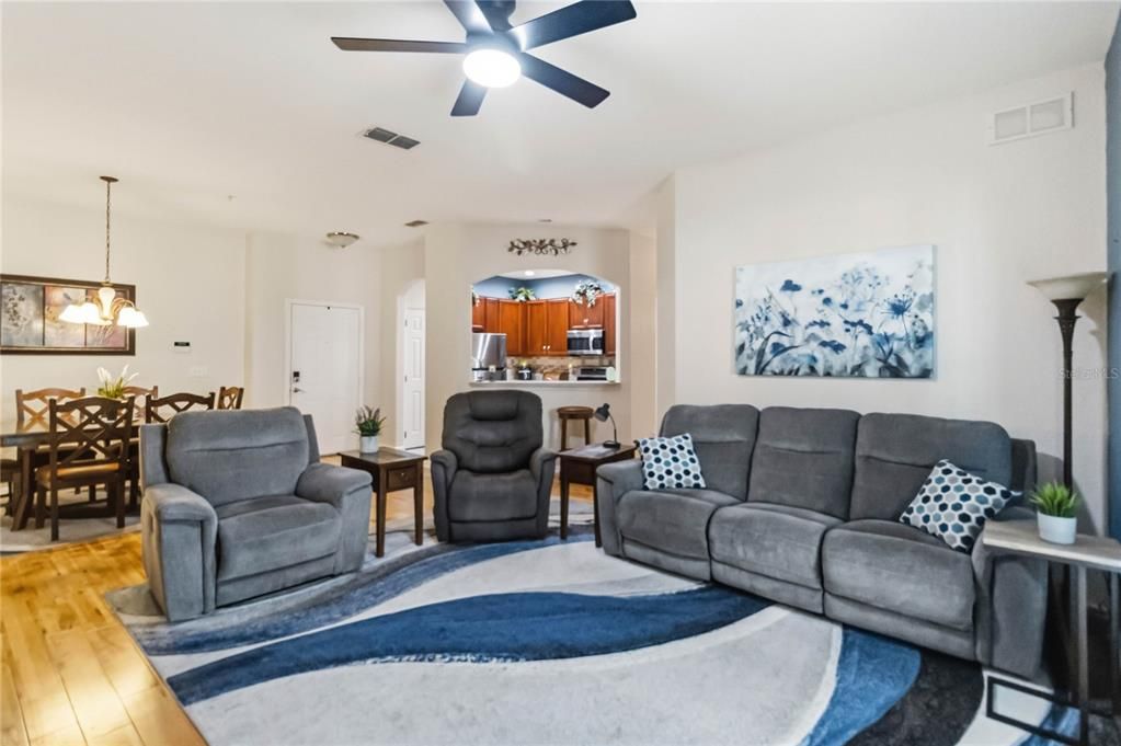 Active With Contract: $249,900 (3 beds, 2 baths, 1433 Square Feet)