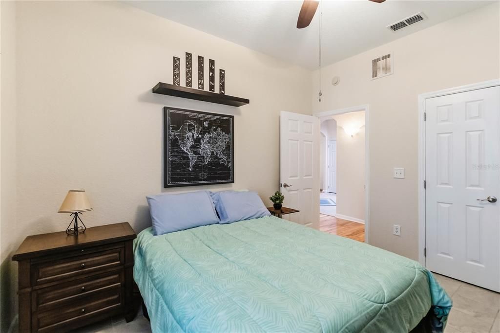 Active With Contract: $249,900 (3 beds, 2 baths, 1433 Square Feet)