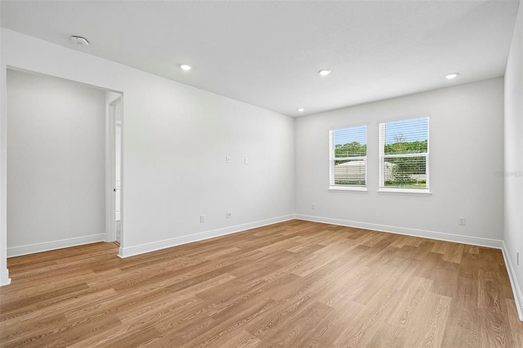 Activo con contrato: $364,690 (4 camas, 2 baños, 1908 Pies cuadrados)