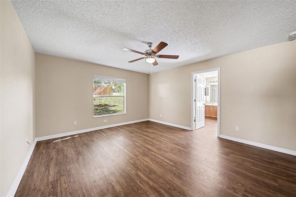 For Sale: $304,900 (3 beds, 2 baths, 1942 Square Feet)