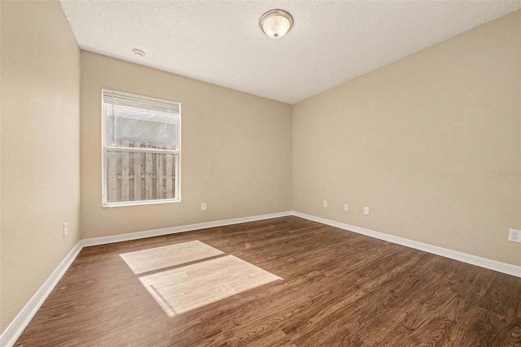 For Sale: $304,900 (3 beds, 2 baths, 1942 Square Feet)