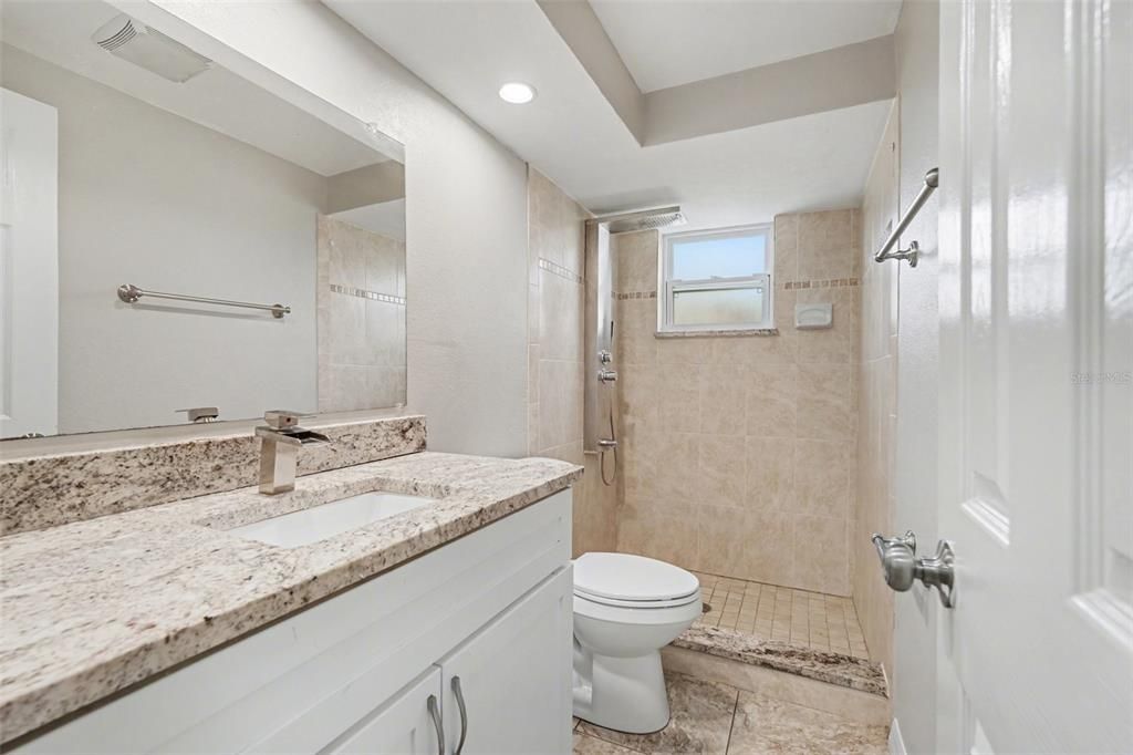 En Venta: $295,000 (3 camas, 2 baños, 1408 Pies cuadrados)